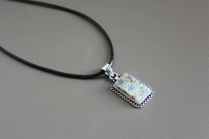Silver pendant with agate LH026