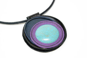 Handmade leather pendant with turquoise OH014