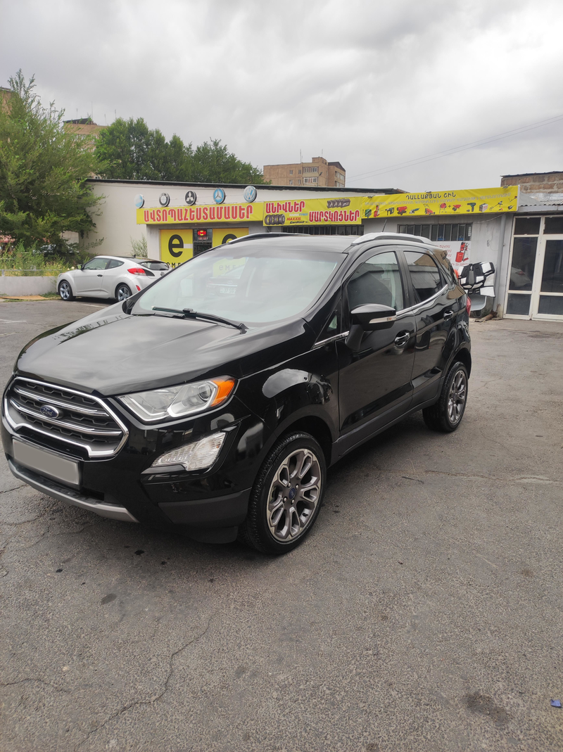 Ford EcoSport photo 1