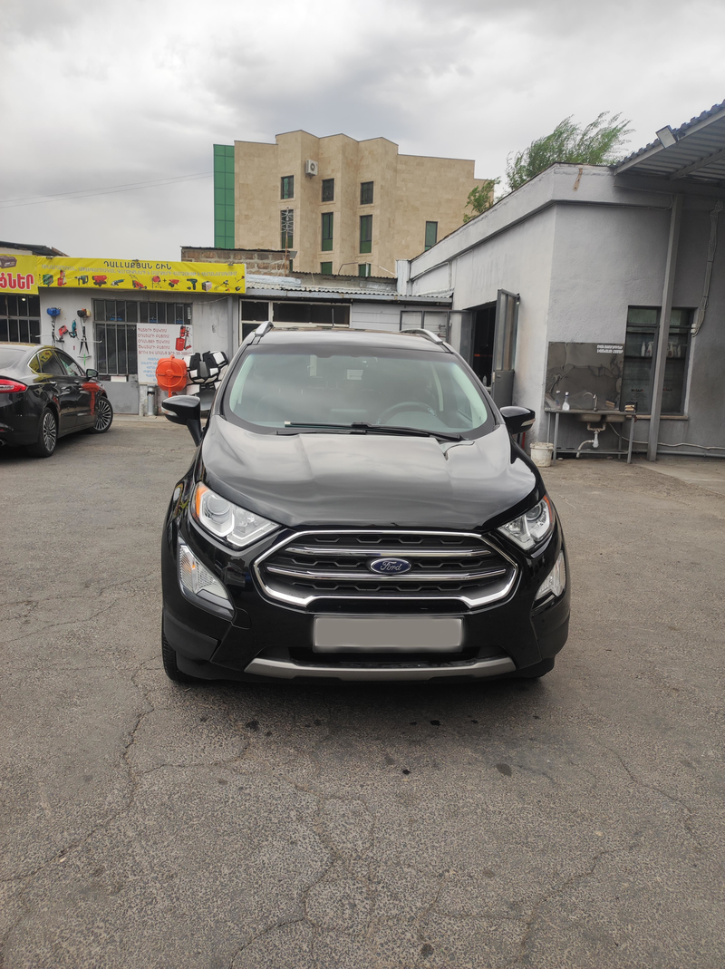 Ford EcoSport photo 2