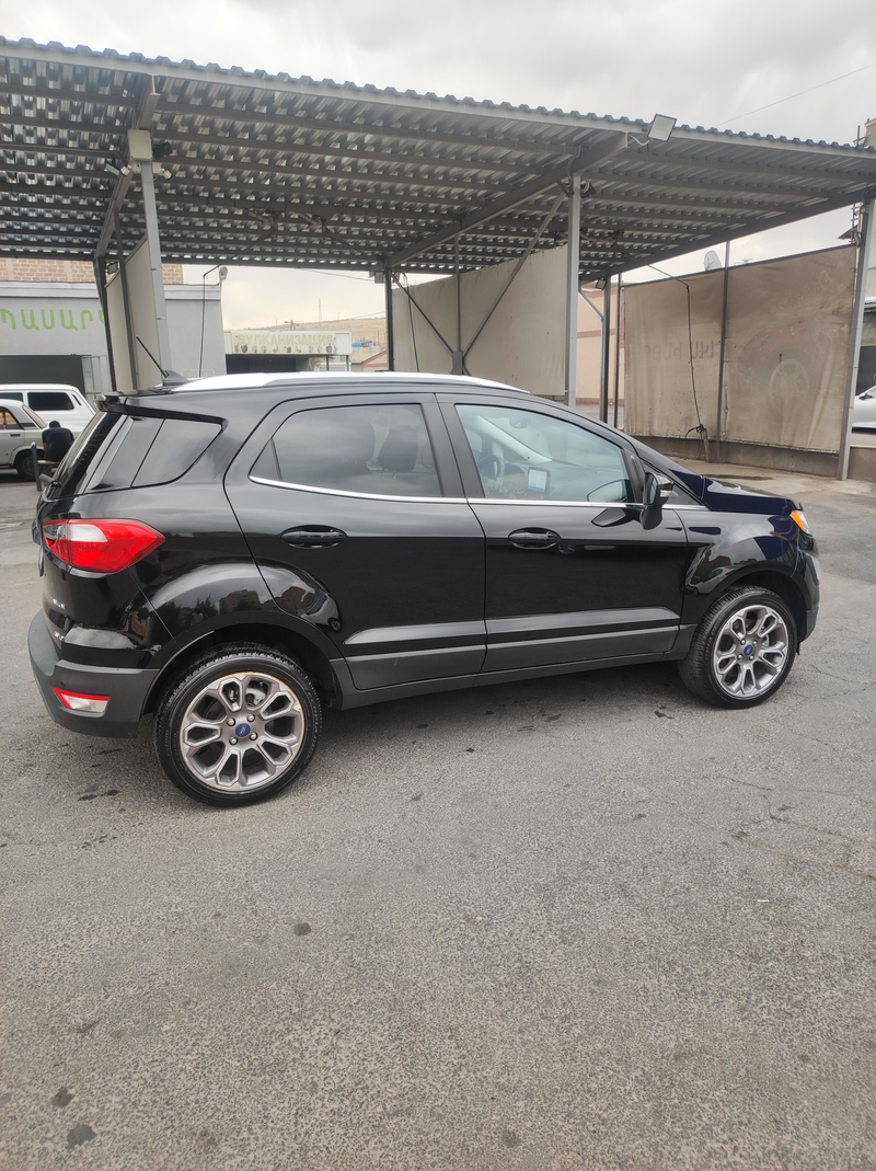 Ford EcoSport photo 4