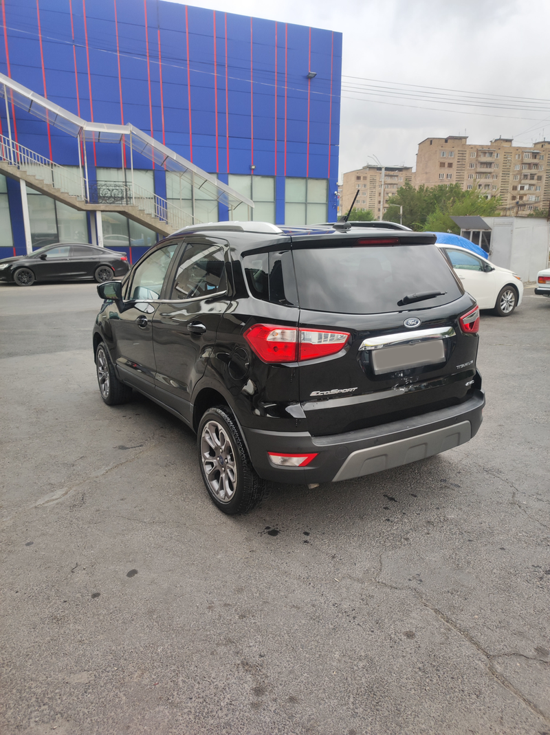 Ford EcoSport photo 7