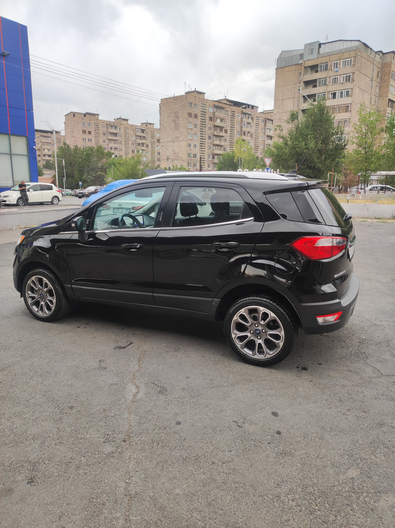 Ford EcoSport photo 8