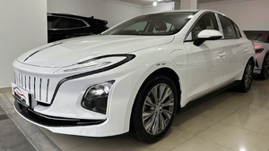 Hongqi E-QM5 500km