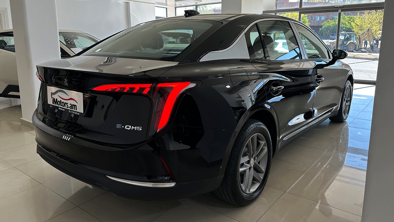 Hongqi E-QM5 500km photo