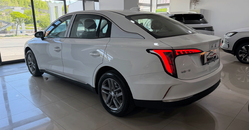 Hongqi E-QM5 500km photo