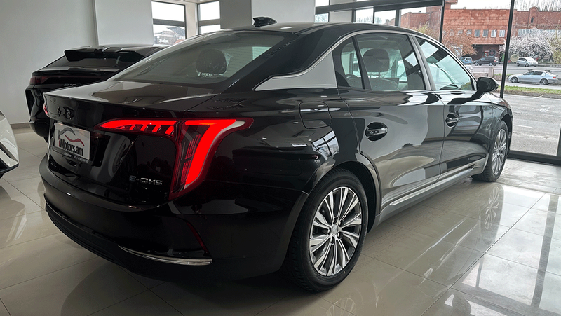 Hongqi E-QM5 450km photo