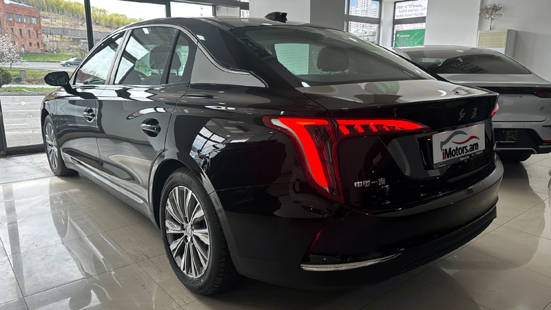 Hongqi E-QM5 450km photo