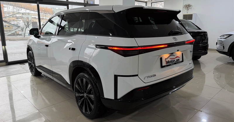 Toyota BZ3X 610 MAX photo