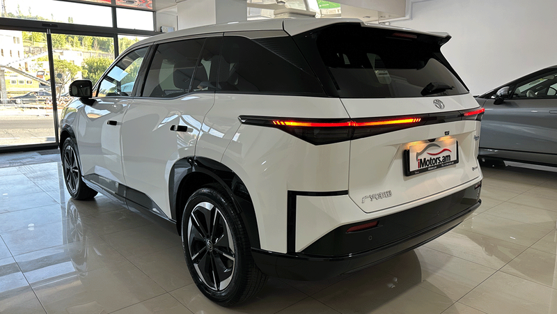 Toyota BZ3X 430 Air photo